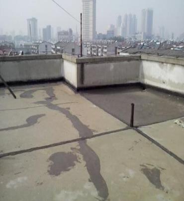 阿尔山漏水维修 楼顶漏水是什么原因，楼顶漏水维修方法是什么?